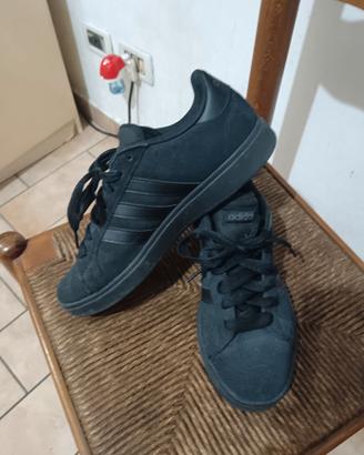 adidas 44 nere