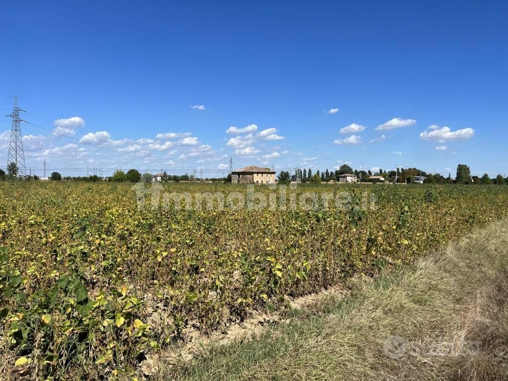 Rustico / Casale di 695 m² con 4 locali e box auto - Vista 4
