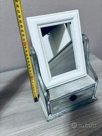 Soprammobile moderno