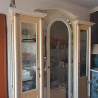 vetrina e mobile da soggiorno 