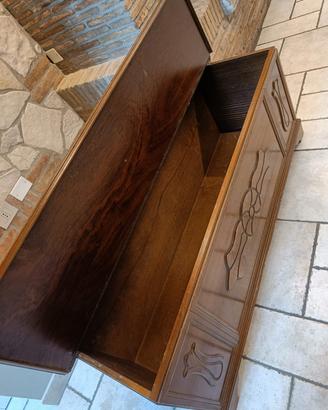 Cassapanca in legno decorata 