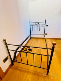 Letto singolo in ferro battuto