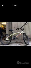 BMX bicicletta