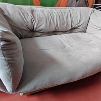 divano Maison du Monde colore grigio