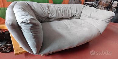 divano Maison du Monde colore grigio