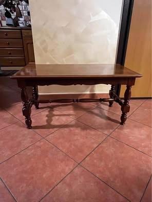 Tavolino da salotto in legno color noce – 90×45 cm