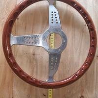 Alfetta - volante in legno Momo