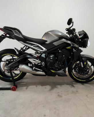 Triumph street triple 765