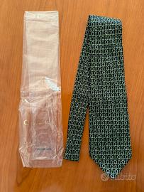 Cravatta Gucci 100% pura seta