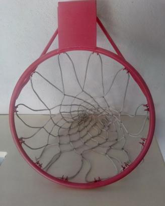 cesto con rete e tabellone per pallacanestro