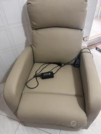 Poltrona reclinabile elettrica Cribel - come nuova