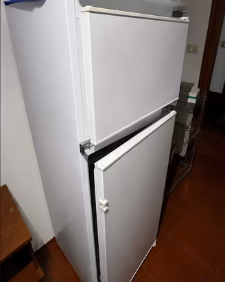 Frigorifero con congelatore