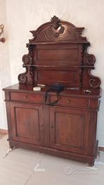Credenza Piattaia con Alzata a Giorno in Noce