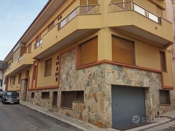 Casa al centro, con ampia terrazza e garage
