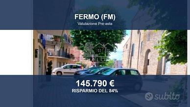 Immobile in asta di 2500 m² a Fermo