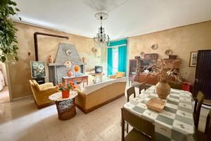 4 LOCALI A MONTEFIASCONE