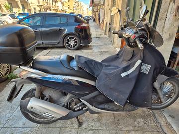 scooter  Beverly 300 usato 