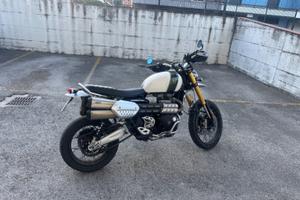 Triumph scrambler 1200 XE