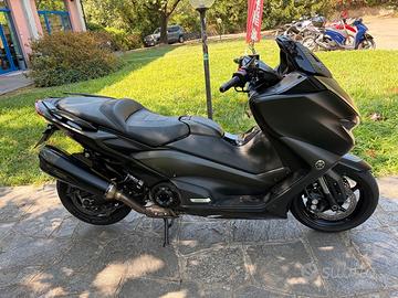 Yamaha TMAX 560 BLACK