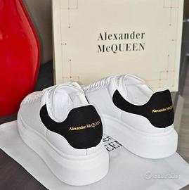 Alexander McQueen bianche