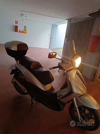 € 1200 -  Beverly 300 Tourer del 2009