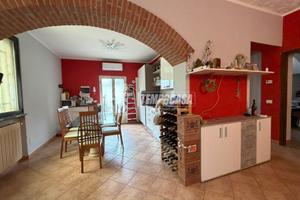 Casa semi indipendente con giardino in Tromello