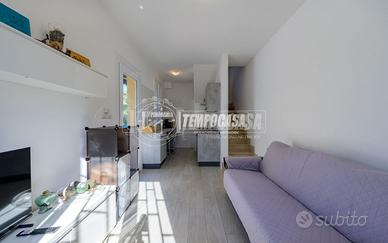 Porzione di casa ristrutturata con giardino privat