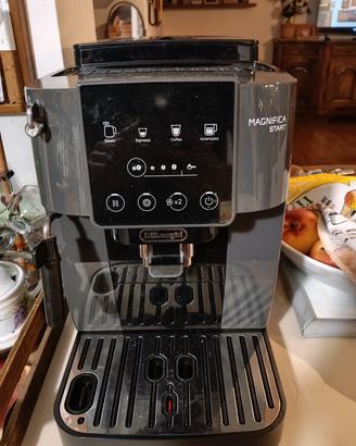 Macchinetta per caffè DeLonghi magnifica start