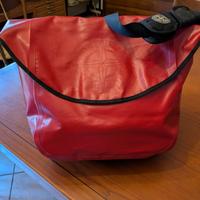 Borsone rosso marca Stone Island 