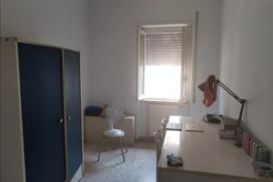 Camera a studente maschio ingegneria