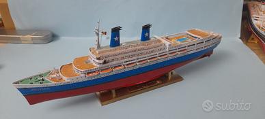 ACHILLE LAURO NAVE PASSEGGERI