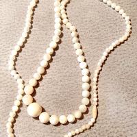 Collana lunga in madreperla bianca 