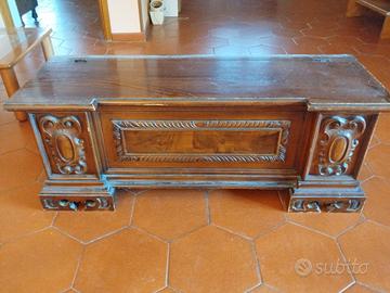Cassapanca in legno