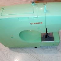 Macchina da cucire elettrica con pedale 