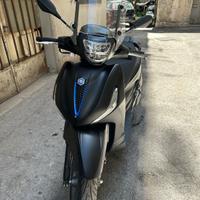 Piaggio Beverly 400 - 2025