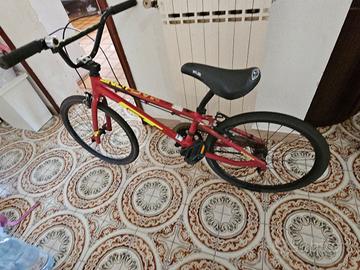 bicicletta BMX  GT
