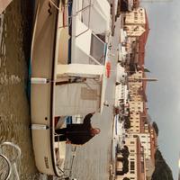 Vegliatura in vetroresina barca a motore