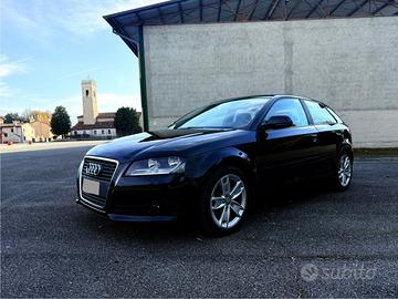 Audi A3 1.6 TDI 105cv S-Tronic S-Line