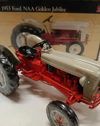 FORD NAA JUBILEE - scala 1/16 ERTL PRECISION Serie
