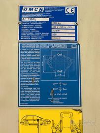 Ponte sollevatore auto OMCN 3200KG Anno 2011