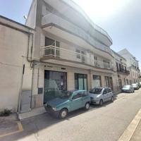 Negozio a Noci, via Giuseppe Garibaldi, 2 locali