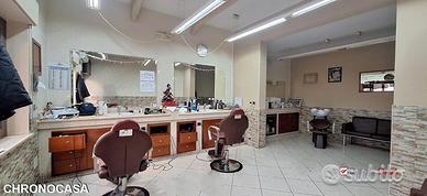 Me-centro, attivita' pluriennale di parrucchiere