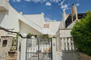 PORZIONE DI BIFAMILIARE A GALLIPOLI