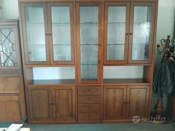 Sala completa in legno
