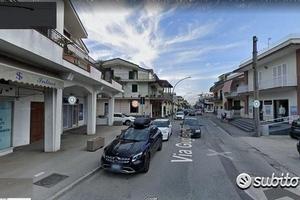 Locale commerciale sul corso principale 130 mq