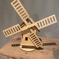 Mulino in legno a pannello solare