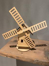 Mulino in legno a pannello solare