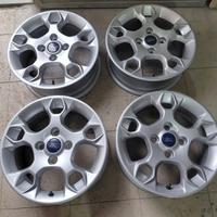 Cerchi in lega da 15 pollici per Ford Fiesta