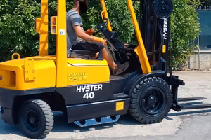 S163- MULETTO HYSTER 25 Q TRIPLEX DIESEL
