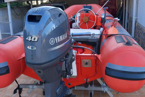 Gommone chiglia vtr motore carrello